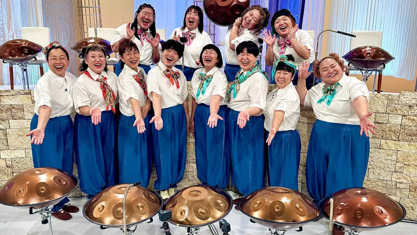 イッテQで使用されたMASH handpan.のハンドパン（D Sabye）と、番組で演奏した12人の出演者